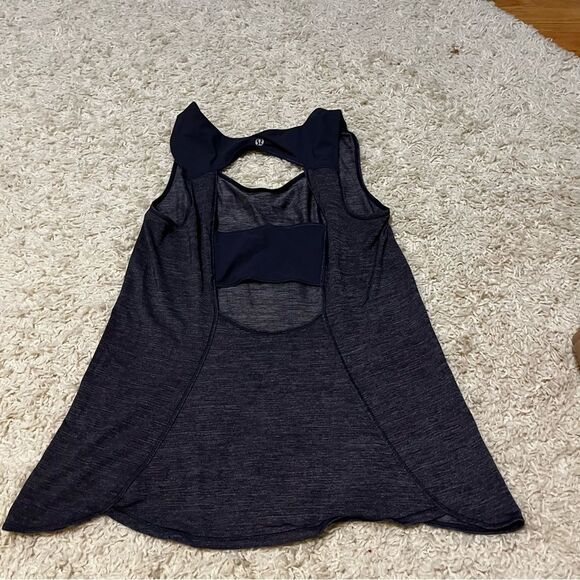Lululemon tank top size medium - Picture 2 of 4